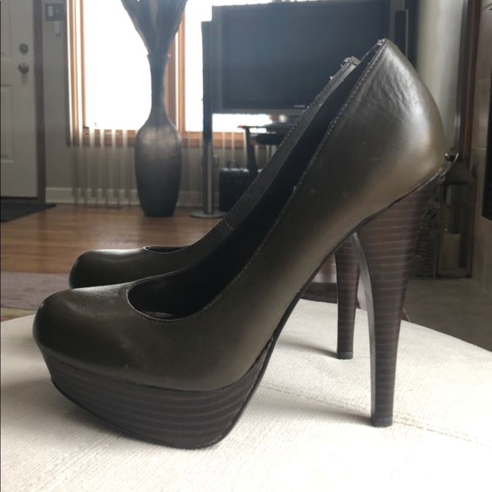 B Bakers dark green heels